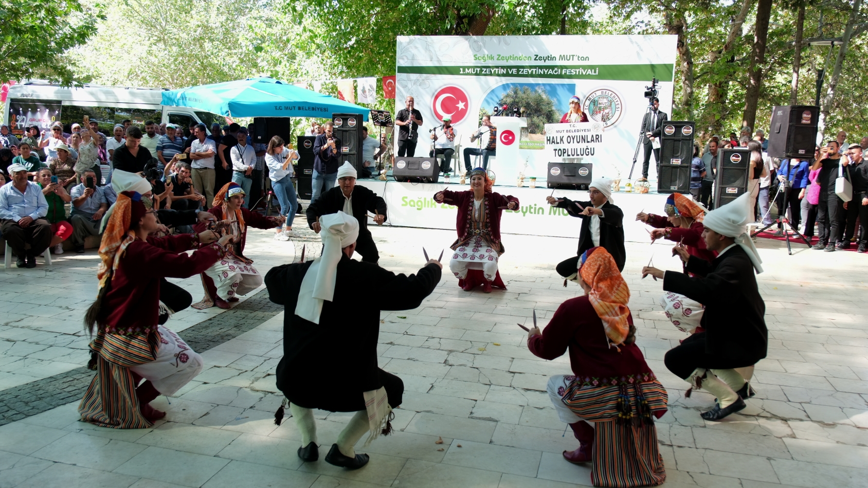 Mersin'de İlk Mut Zeytin ve Zeytinyağı Festivali Coşkuyla Başladı