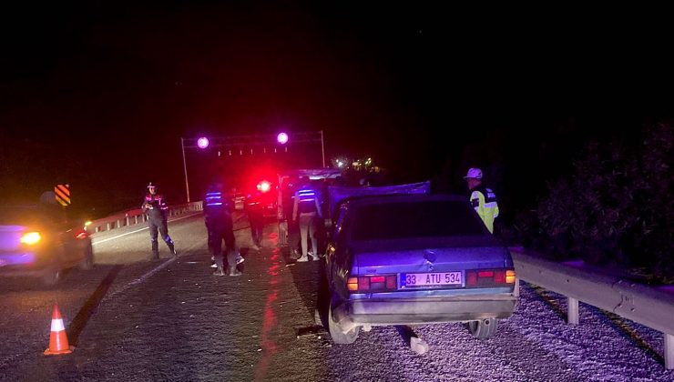 Mersin’de otomobilin yol kenarında lastik değiştirenlere çarptığı kazada ölü sayısı 4’e çıktı